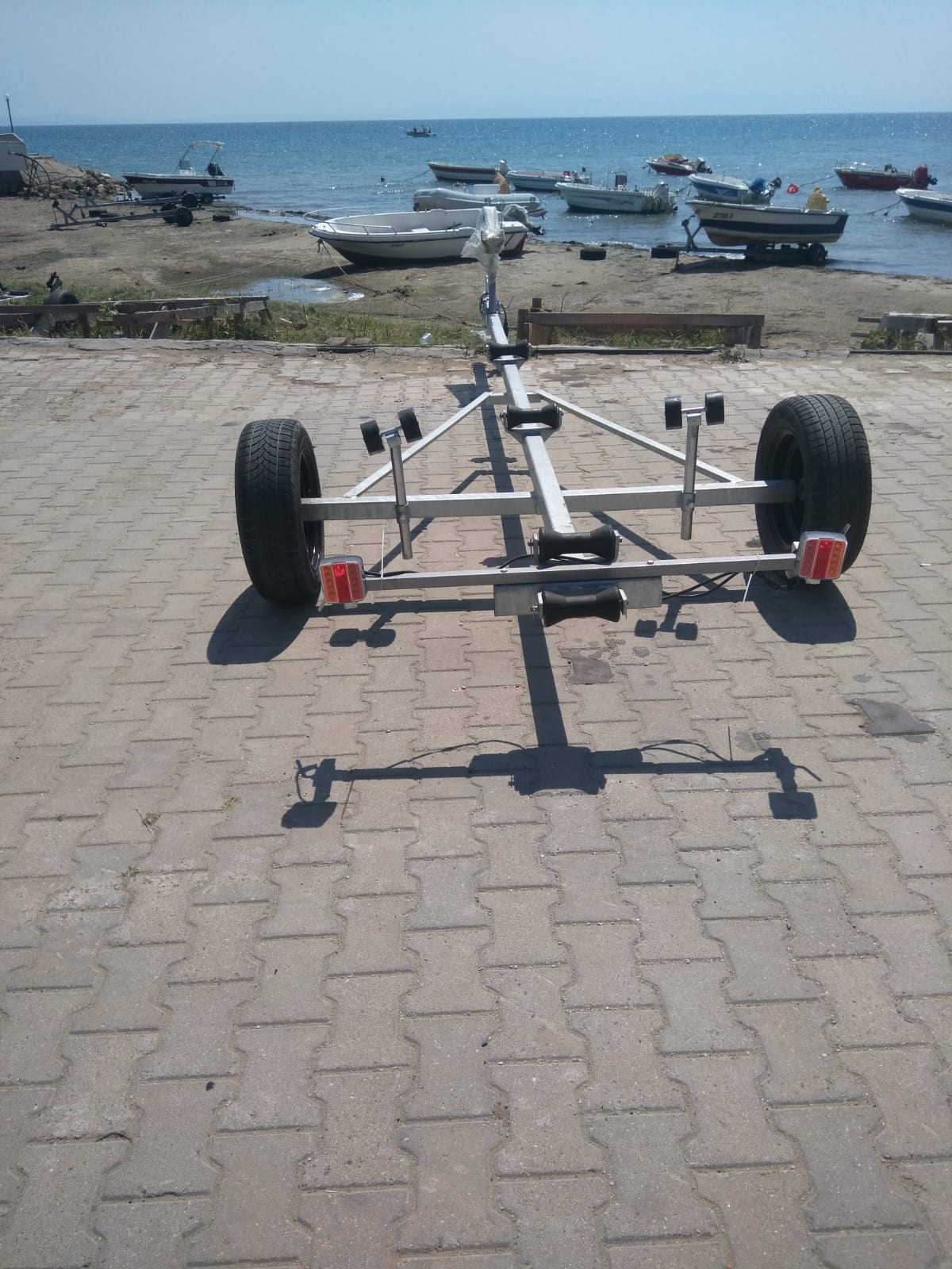 Elektrik  Tesisatlı At Çek Römorku