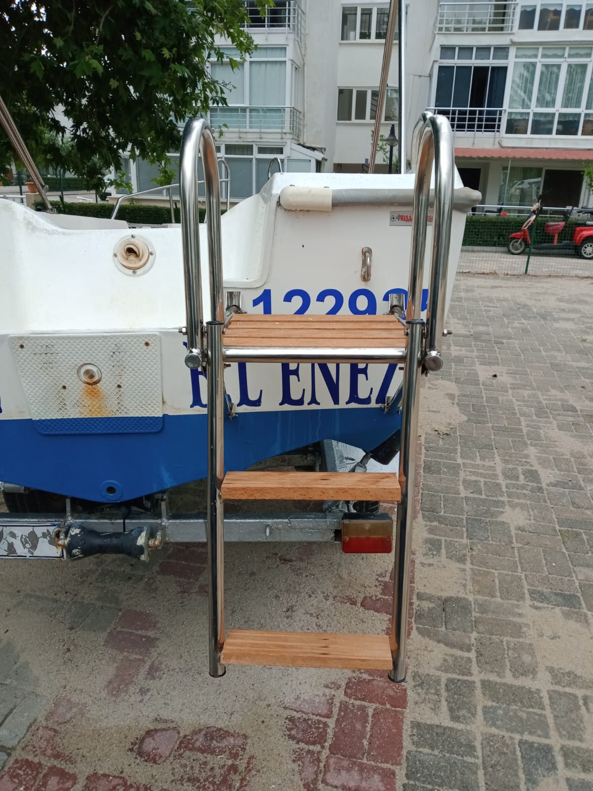 Merdivenli Tekne Platformu